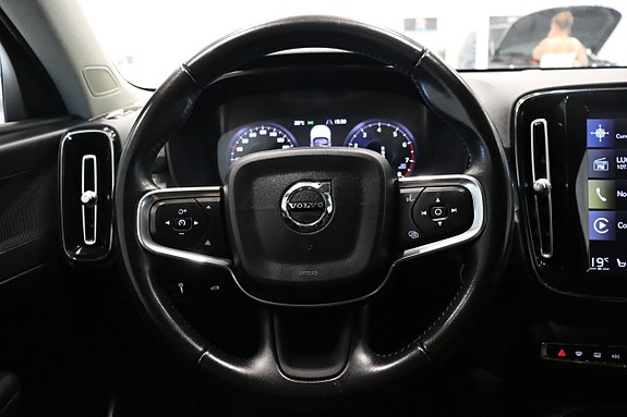 Volvo XC40 15 of 27