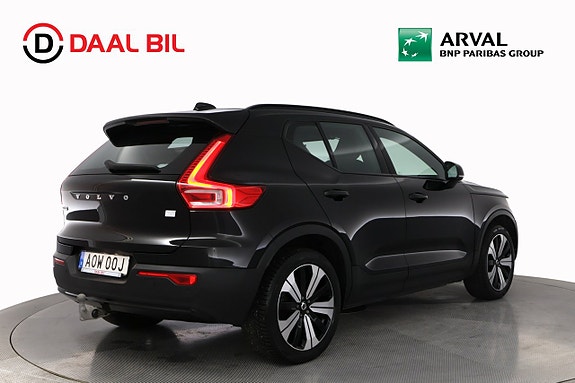 Volvo XC40 6 of 29