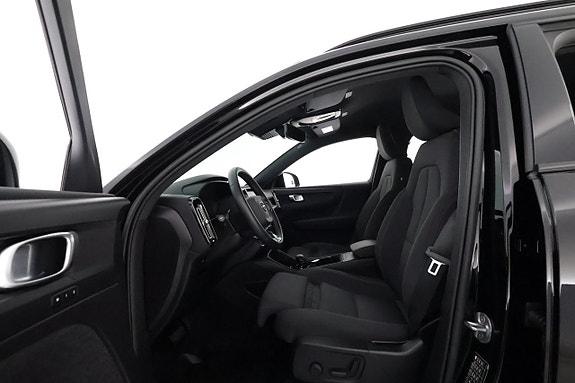 Volvo XC40 10 of 29