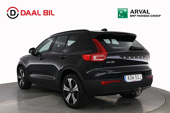 Volvo XC40 8 of 29