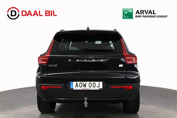 Volvo XC40 7 of 29
