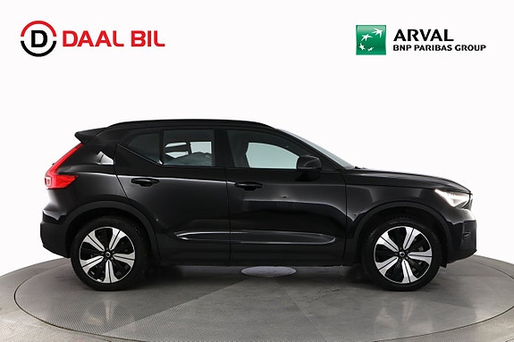Volvo XC40 5 of 29