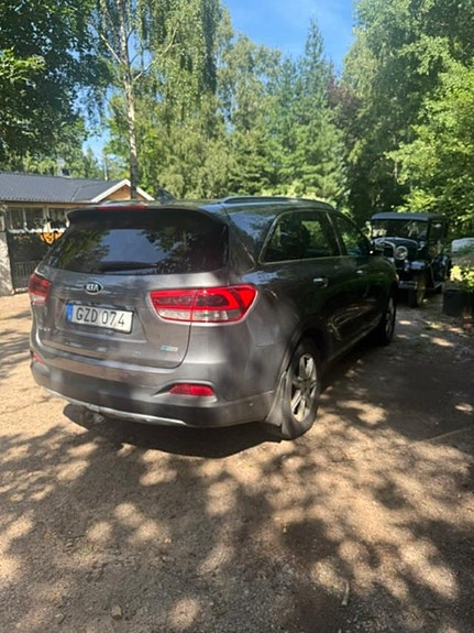 Kia Sorento 2 of 5