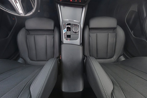 BMW i4 14 of 27