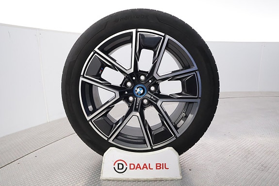 BMW i4 25 of 27