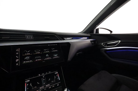 Audi Q8 e-tron 23 of 29