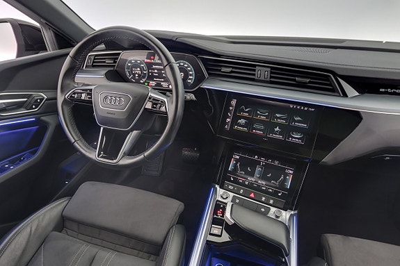 Audi Q8 e-tron 14 of 29