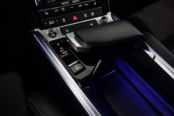 Audi Q8 e-tron 25 of 29