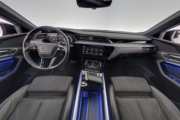 Audi Q8 e-tron 12 of 29