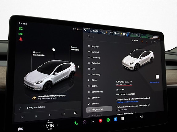 Tesla Model Y 26 of 30