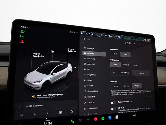 Tesla Model Y 28 of 30