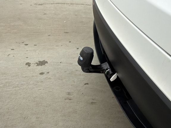 Tesla Model Y 11 of 30