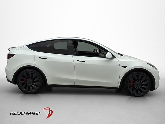 Tesla Model Y 10 of 30