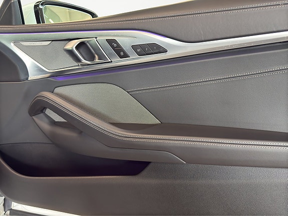 BMW M850i 19 of 22