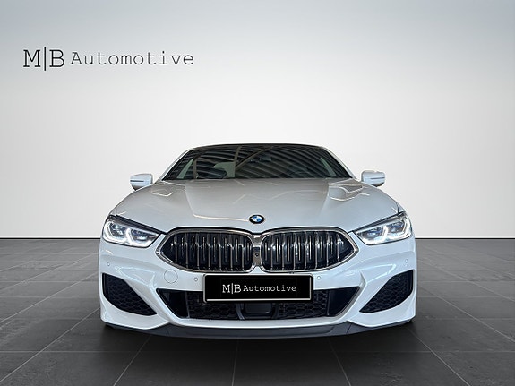 BMW M850i 2 of 5