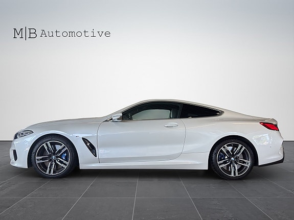 BMW M850i 3 of 5