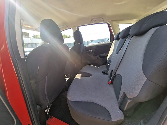 Nissan Note 11 of 15