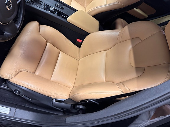 Volvo XC60 12 of 15