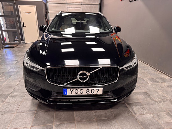 Volvo XC60 2 of 15