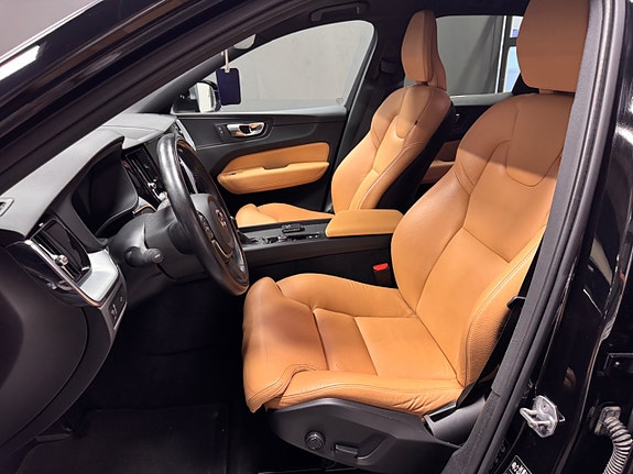 Volvo XC60 10 of 15