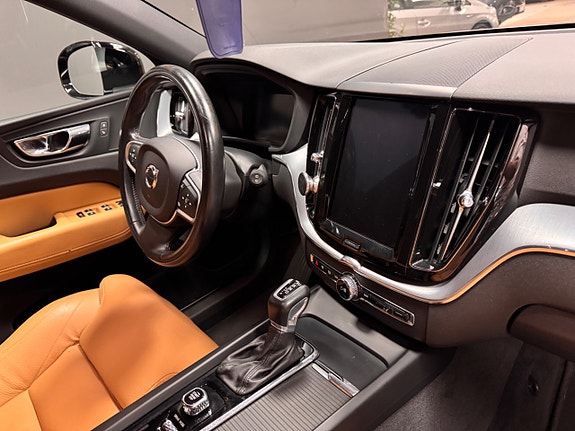 Volvo XC60 7 of 15