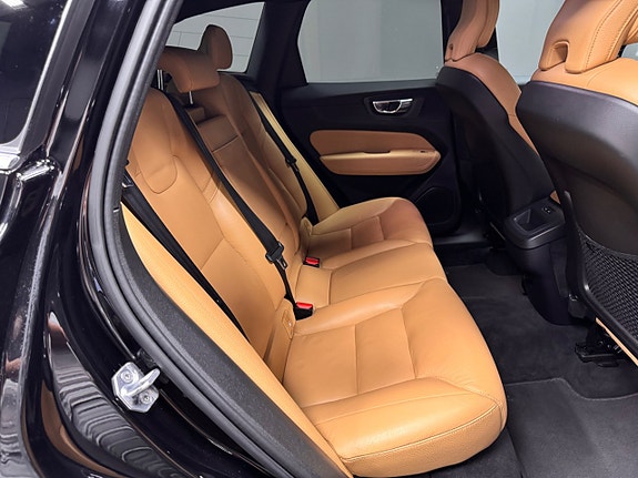 Volvo XC60 8 of 15