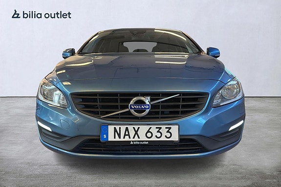 Volvo S60 2 of 5