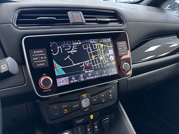 Nissan Leaf 11 of 15