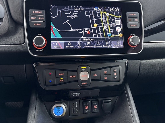 Nissan Leaf 13 of 15