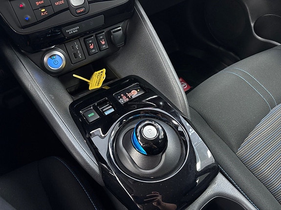 Nissan Leaf 12 of 15