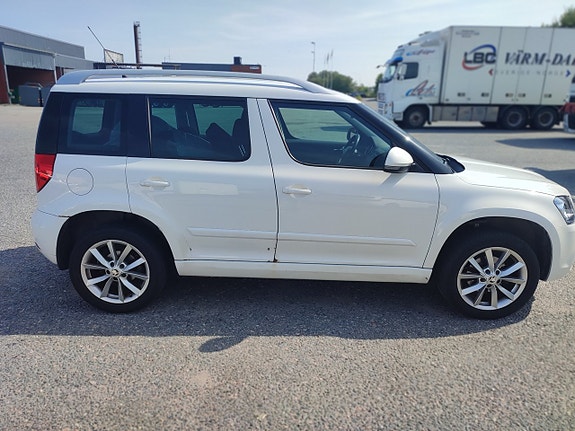 Skoda Yeti Outdoor 2 of 5