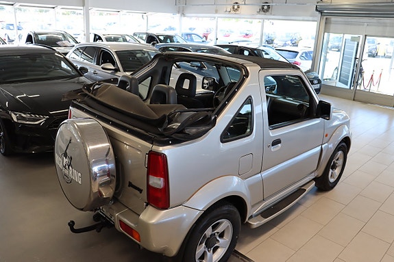 Suzuki Jimny 16 of 16