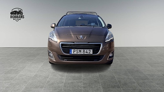 Peugeot 5008 2 of 5