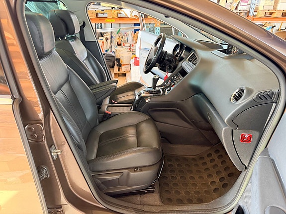 Peugeot 5008 14 of 19