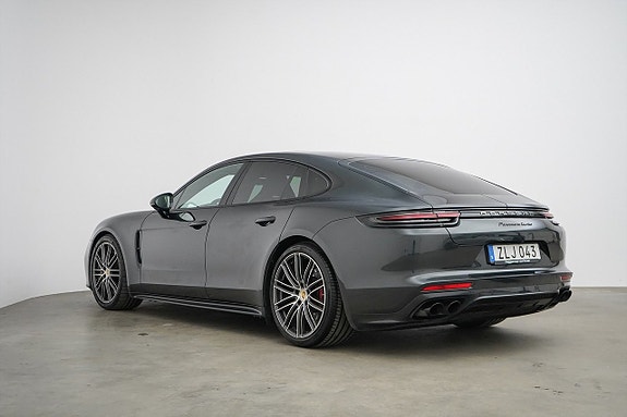 Porsche Panamera Turbo 4 of 5