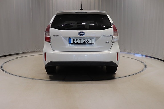 Toyota Prius 5 of 5