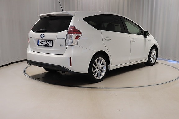 Toyota Prius 4 of 5