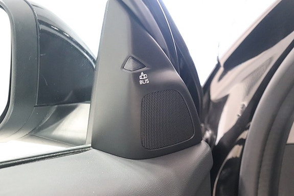Volvo V60 12 of 12