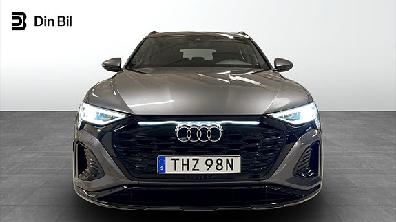 Audi Q8 e-tron 4 of 5
