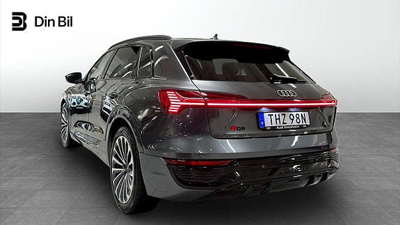 Audi Q8 e-tron 3 of 5