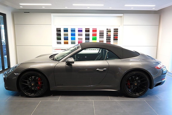 Porsche 911 Carrera 4 GTS 5 of 5