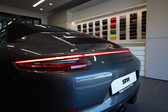 Porsche 911 Carrera 4 GTS 9 of 25
