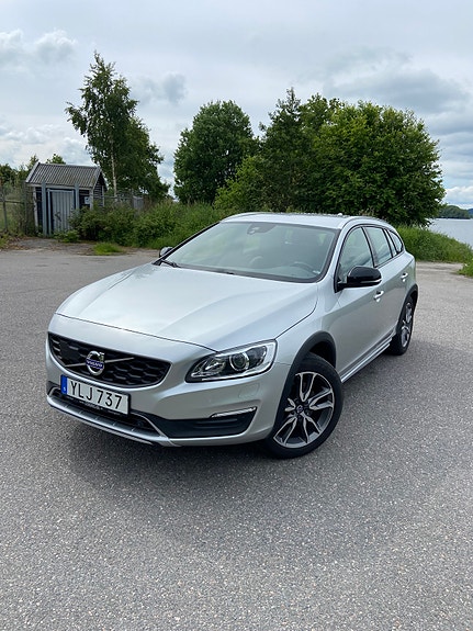 Volvo V60 Cross Country 4 of 5