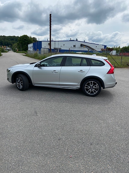 Volvo V60 Cross Country 5 of 5