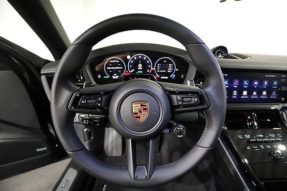 Porsche Panamera 4 14 of 22