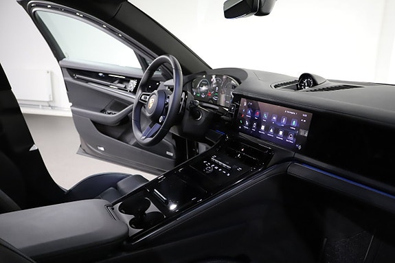 Porsche Panamera 4 11 of 22