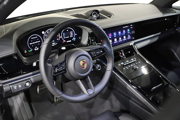 Porsche Panamera 4 10 of 22
