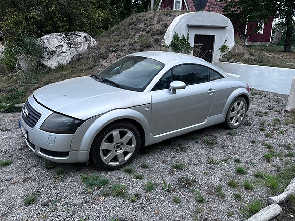 Audi TT 2 of 4