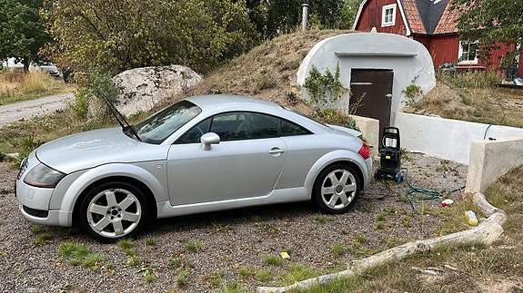 Audi TT 4 of 4