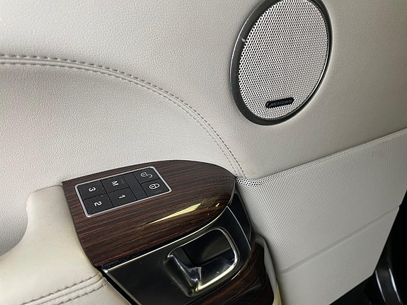 Land Rover Range Rover 20 of 23